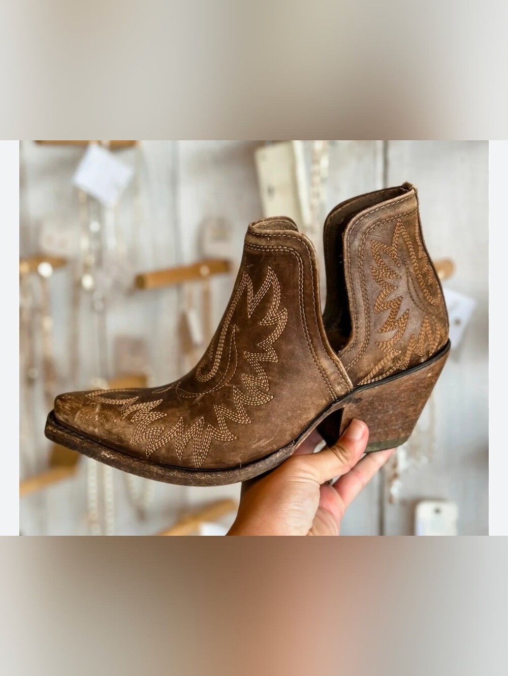 Ariat Women's Dixon Western Boot Distressed Brown 8.5